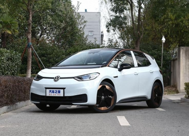 ev, report, vw slashed id. prices in china, id.4 down by 19% to $25,000