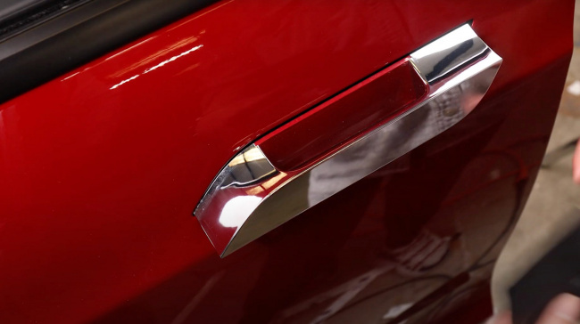 Tesla Model S door handle lawsuit takes new turn
