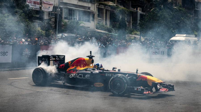 red bull, red bull racing, red bull f1, david coulthard, red bull rb7, red bull india, red bull f1 car, red bull showrun, , overdrive, red bull turn up the heat in mumbai with david coulthard behind the wheel of the rb7