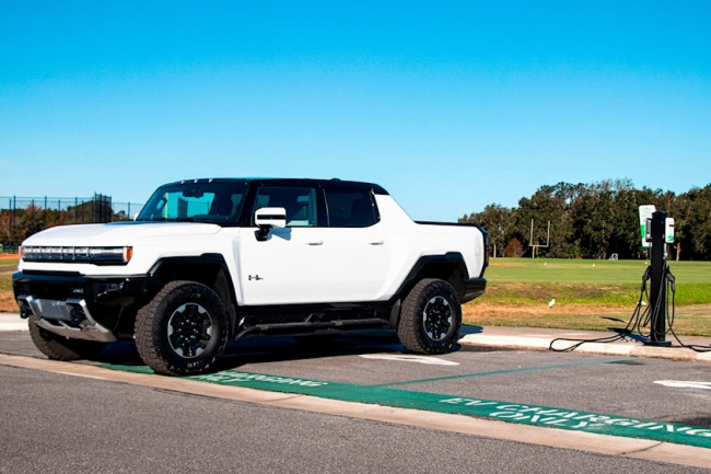 technology, industry news, 2024 gmc hummer ev will be able to charge stranded electric vehicles