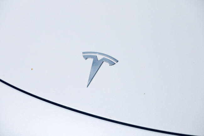 Tesla accused of monopolizing repairs and parts in consumer lawsuit