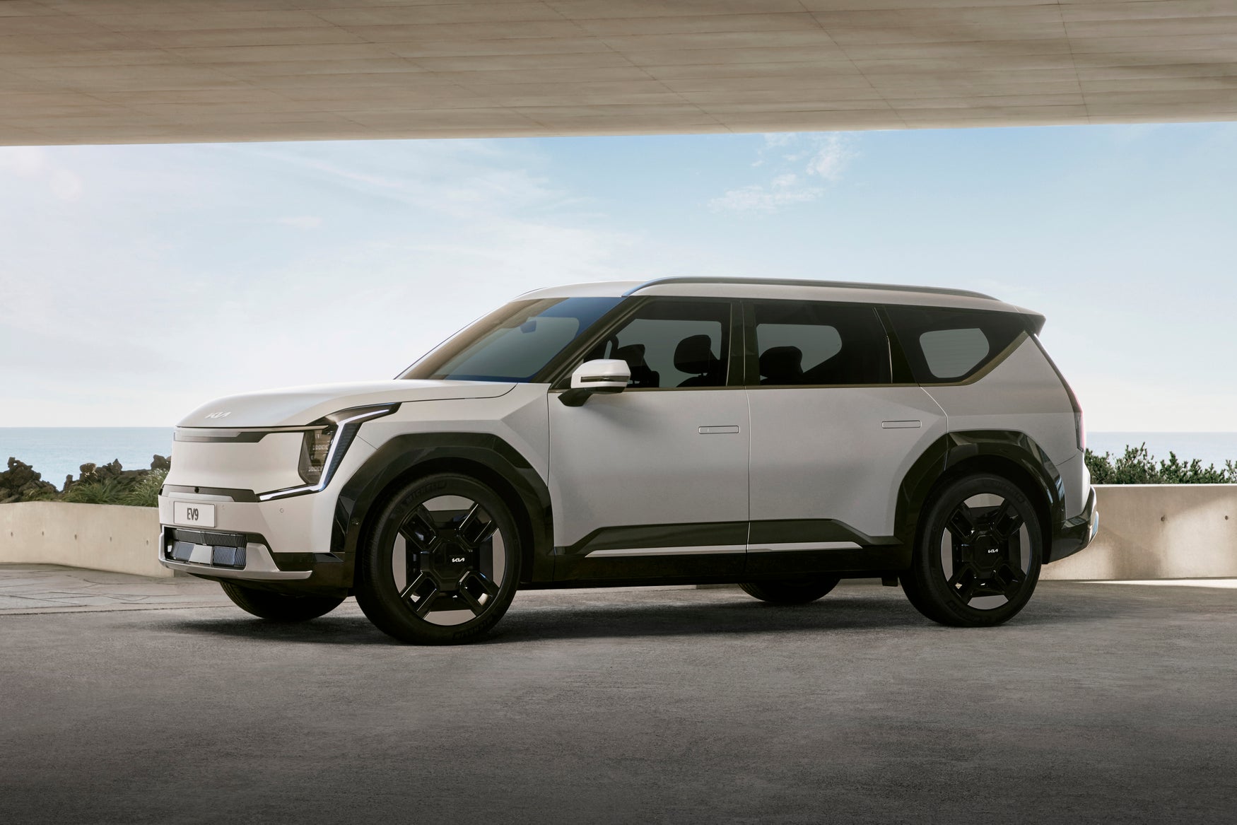 2023 kia ev9 electric suv: prices, specs and release date