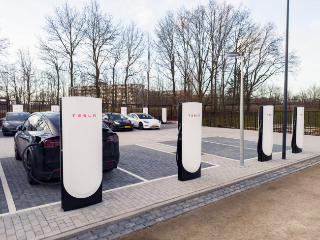 Tesla details V4 Supercharger rollout in Europe after opening first stalls