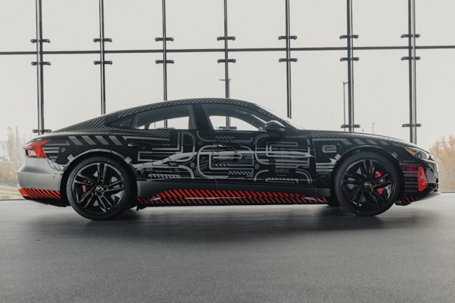 video, special editions, luxury, electric vehicles, audi announces 75 special edition rs e-tron gts that look just like the concept