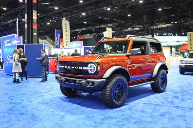chevrolet blazer, ford bronco, small midsize and large suv models, 2023 ford bronco and chevrolet blazer: how they differ? 