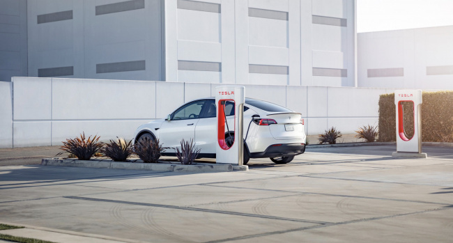Tesla Giga New York’s Prefabricated Supercharger Units saves 15% on costs