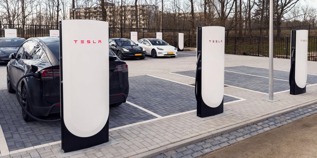 charging stations, harderwijk, netherlands, supercharger, tesla, tesla opens the world’s first v4 supercharger in the netherlands