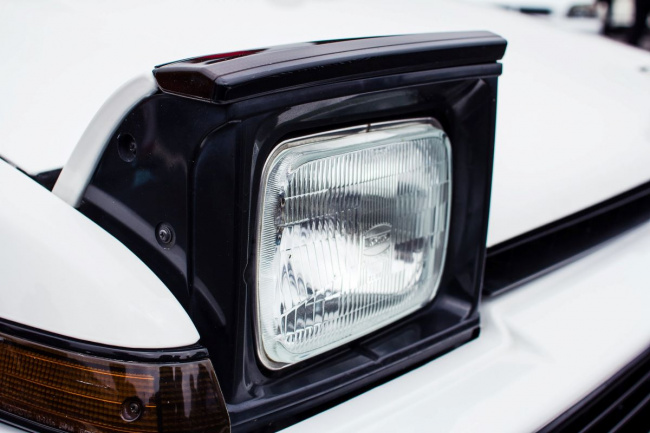 car safety, safety, what was the first car to feature pop-up headlights?