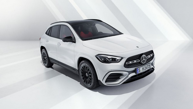 mercedes-benz a-class, mercedes-benz cla-class, mercedes-benz gla-class, mercedes-benz glb-class, mercedes-benz cla, mercedes-benz gla, mercedes-benz glb, mercedes-benz gla-class 2023, mercedes-benz glb-class 2023, mercedes-benz a-class 2023, mercedes-benz cla-class 2023, mercedes-benz gla 2023, mercedes-benz glb 2023, mercedes-benz cla 2023, mercedes-benz news, mercedes-benz suv range, electric cars, hybrid cars, mercedes-benz, industry news, showroom news, prestige & luxury cars, electric, plug-in hybrid, green cars, 2023 mercedes-benz gla and glb small suvs face lifted to follow the rest of the brand's small car line-up