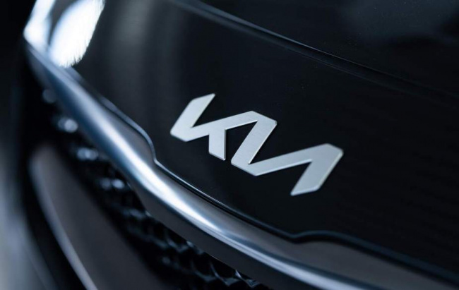 kia broke a record when it unveiled the new kia logo