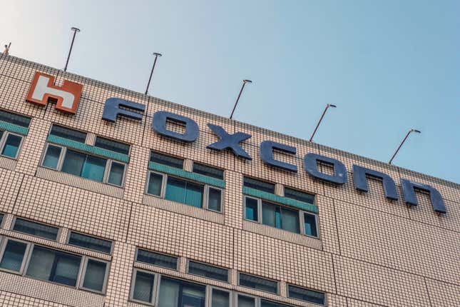 foxconn has only managed to make about 40 lordstown endurance pickups so far