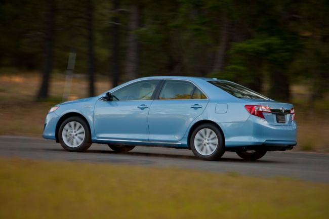 camry, toyota, used cars, score a used car bargain with the 2012 toyota camry