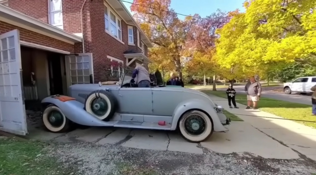 million-dollar barn find: 1931 duesenberg barn find discovered after 50 years in tiny garage