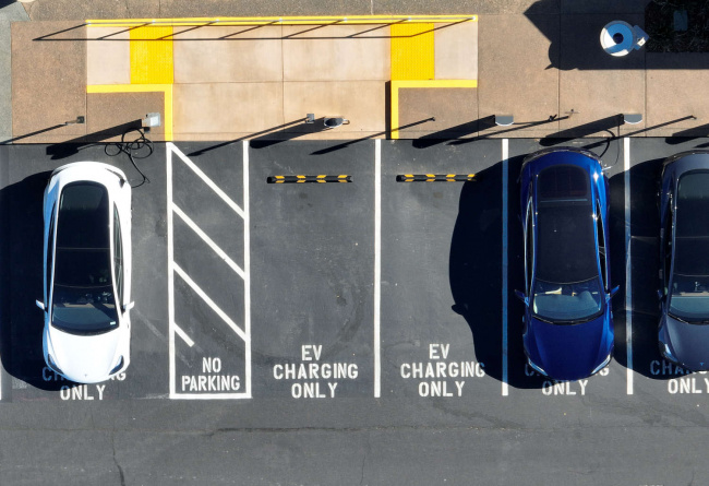 cars, tesla, top states with fastest electric vehicle charger growth (including tesla)