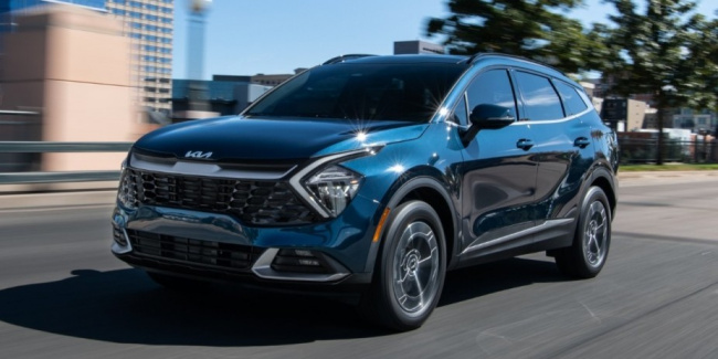 small midsize and large suv models, 3 reasons the 2023 kia sportage hybrid ex is a better deal than rivals