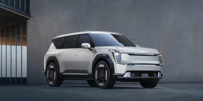 small midsize and large suv models, 3 things to expect from the 2024 kia ev9 based on other kia vehicles