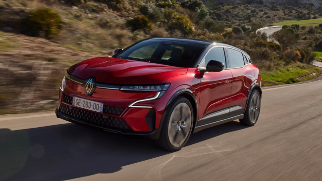 renault electric suv, the megane e-tech, pushed back to q4 2023