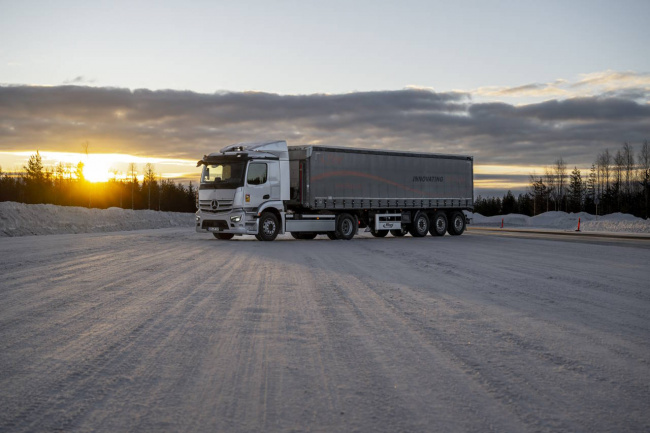 mercedes-benz tests long haul battery electric trucks in arctic circle