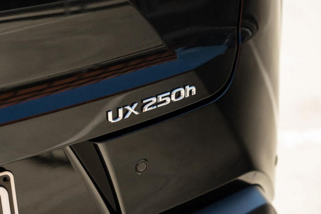 2023 lexus ux250h review