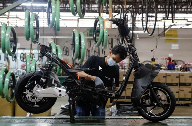 autos news, indonesia sets aside us$455mil to subsidise electric motorcycle sales