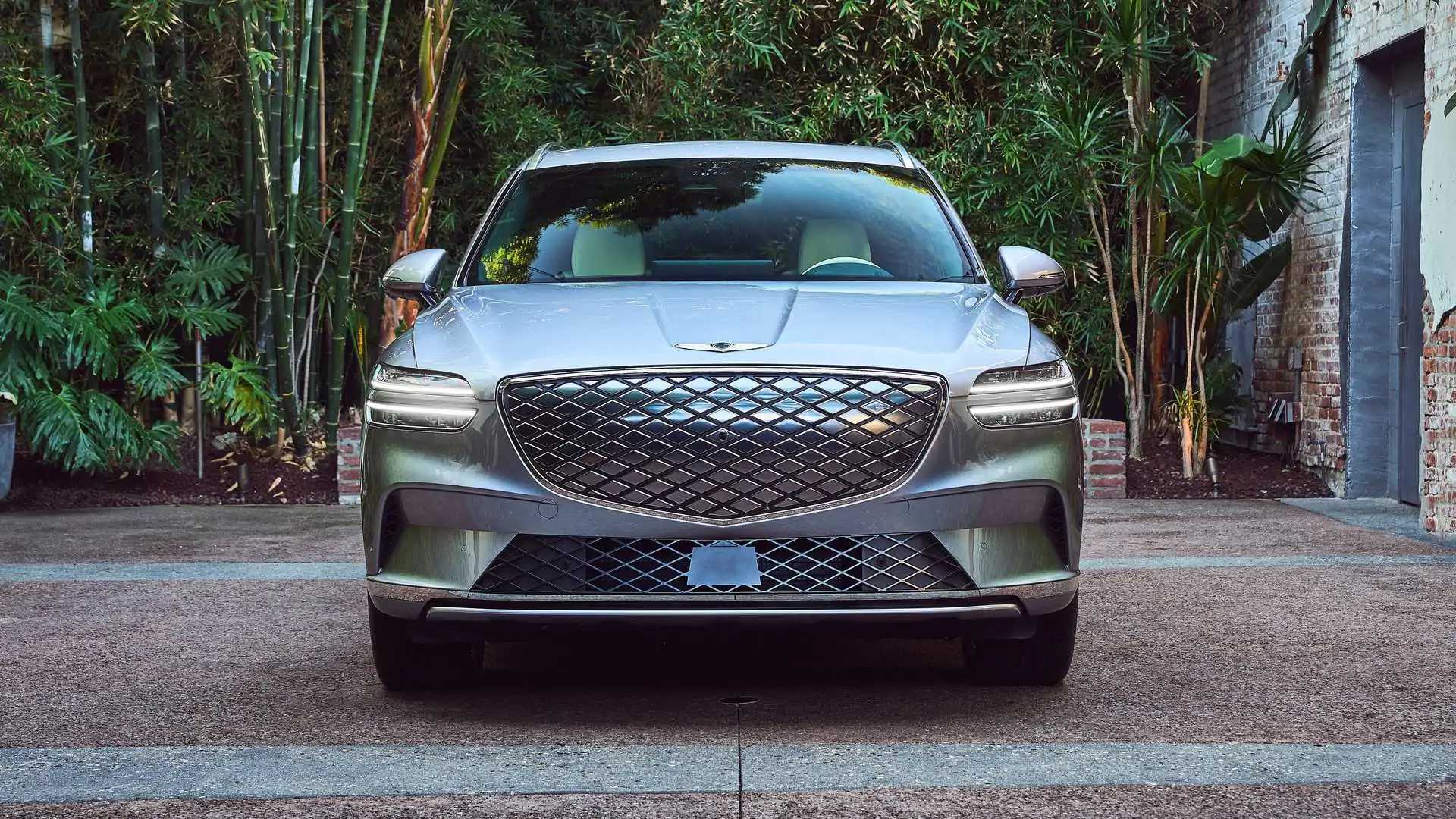 genesis electrified gv70 gets 3 years of fast charging at electrify america
