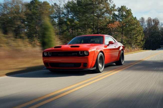 challenger, ford, mustang, new ford mustang vs. old dodge challenger: incoming and outgoing muscle car duel