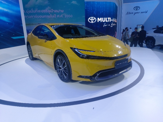 autos toyota, toyota thailand on hybrid offensive: 4 new hevs to roll out in 2023