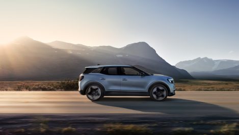 ford unveils electric explorer in europe