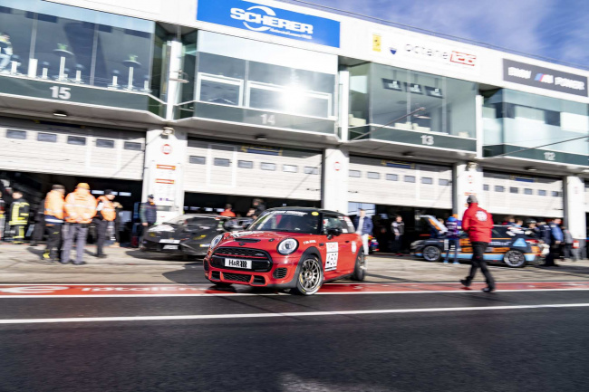 mini returns to the nurburgring with new mini jcw from bulldog racing