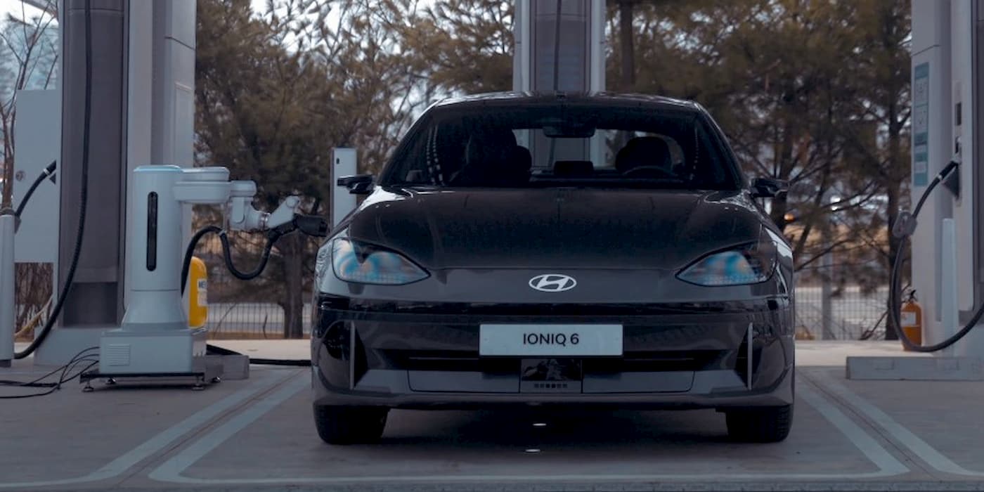 Hyundai-EV-charging-robot-video