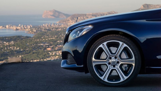 mercedes-benz news, mercedes-benz, prestige & luxury cars, industry news, mercedes-benz must pay customers who suffer diesel emissions 'defeat device' damages, european court rules - report