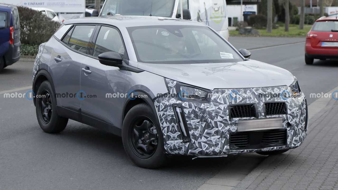 2024 peugeot 2008 facelift spied in base trim with steelies