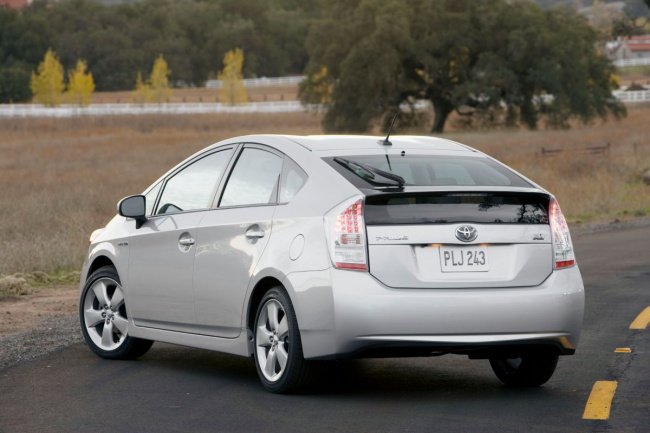 hybrid, prius, sedan, toyota, is the 2010 toyota prius worth avoiding due to these common problems and recalls?