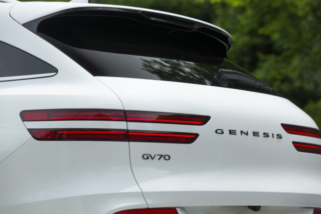 genesis to begin deliveries of first u.s. made ev, the gv70 electrified