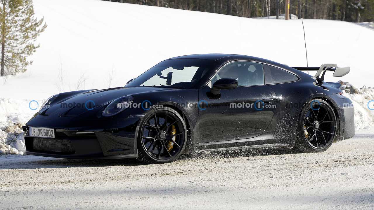 porsche 911 gt3 facelift spied in standard and touring flavors
