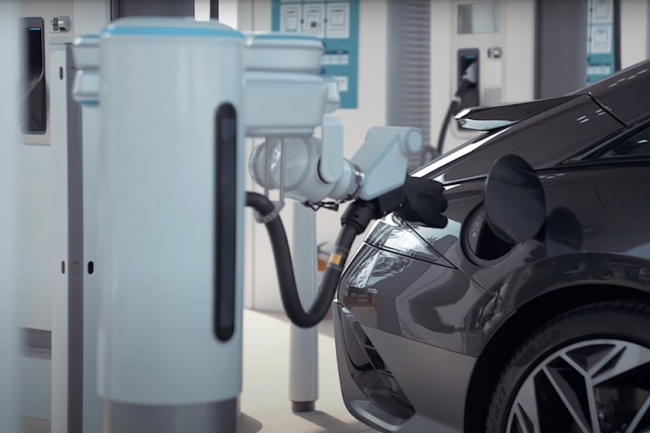 video, technology, hyundai shows off automatic charging robot for electric vehicles