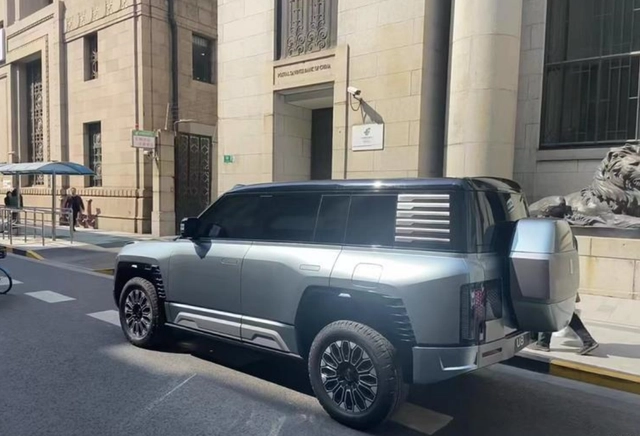 ev, byd’s yangwang u8 electric suv spotted in the streets of shanghai without camo