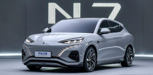 ev, byd’s denza aims to sell 10,000 n7 electric suvs monthly, interior unveiled