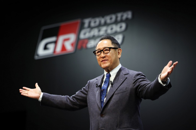 toyota’s outgoing ceo to stay on as japan auto group chief