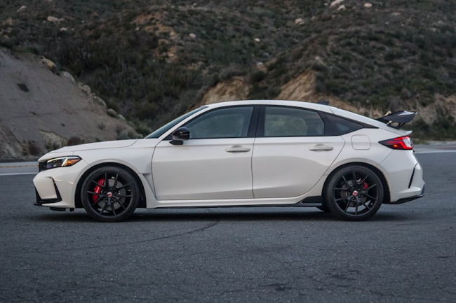 test drive, driven: 2023 honda civic type r is the final level of hot hatch excellence