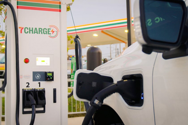 technology, industry news, 7-eleven is building its own electric vehicle charging network