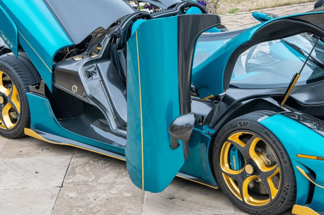 supercars, luxury, for sale, classic cars, 615-mile koenigsegg regera with over $1m in upgrades could fetch over $3m at auction
