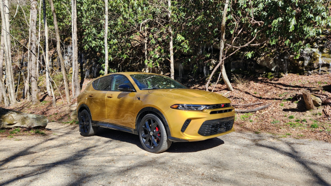 Review: 2024 Dodge Hornet R/T plug-in hybrid puts performance first