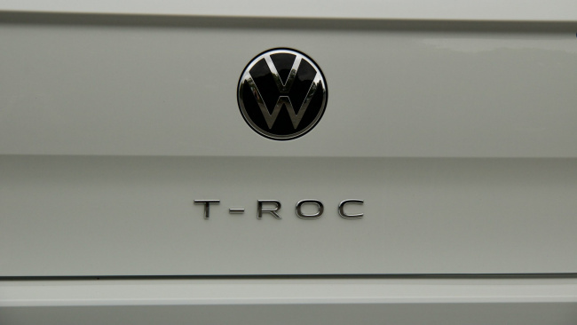 2023, auto, petrol, small suv, t-roc, turbo, volkswagen, 2023 volkswagen t-roc style 110tsi review