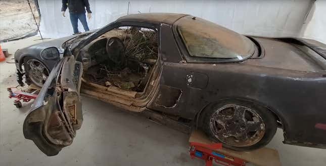 Image for article titled Here's How Bad That First-Gen Acura NSX Looks After 20 Years in a River