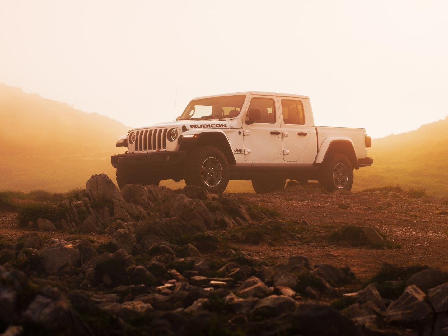 is the jeep gladiator a 7-seater?