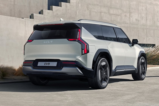 reveal, off-road, luxury, kia ev9 power outputs and range officially revealed