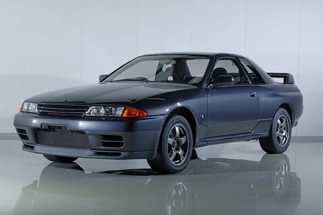 video, sports cars, jdm, nissan teases all-electric r32 skyline gt-r