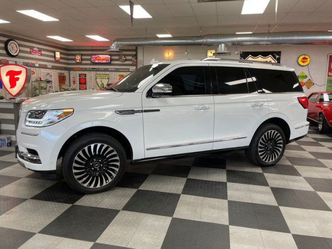 handpicked, luxury, american, news, muscle, newsletter, sports, classic, client, modern classic, europe, features, trucks, celebrity, off-road, exotic, asian, this 2020 lincoln navigator is literally bulletproof and it is selling at gaa this weekend