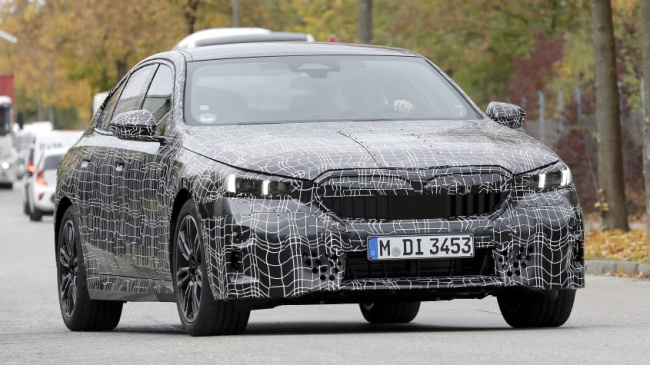 consumer news, 5 series touring estate, 5 series saloon, 5 series hybrid, 2023 bmw 5 series and i5 electric saloon teased during testing
